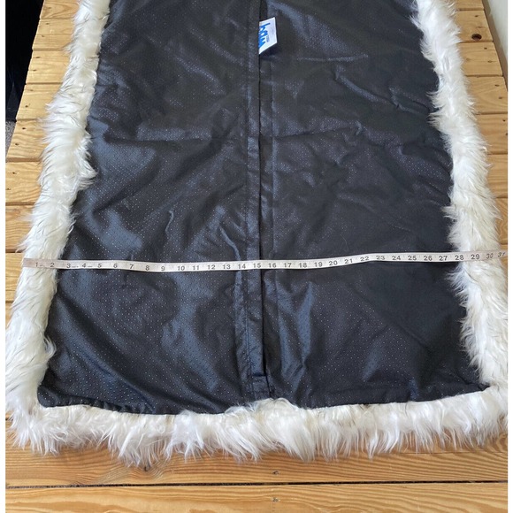 NEW Paw.com Fuzzy Pet Bed Cover Size 40x30 White Black - Picture 5 of 6